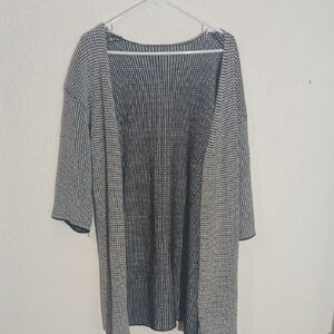 Make Offer Shein Black and White Open Front Cardigan